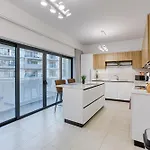 Designer, Luxurious 3Br Home In Pender Gardens By 360 Estates