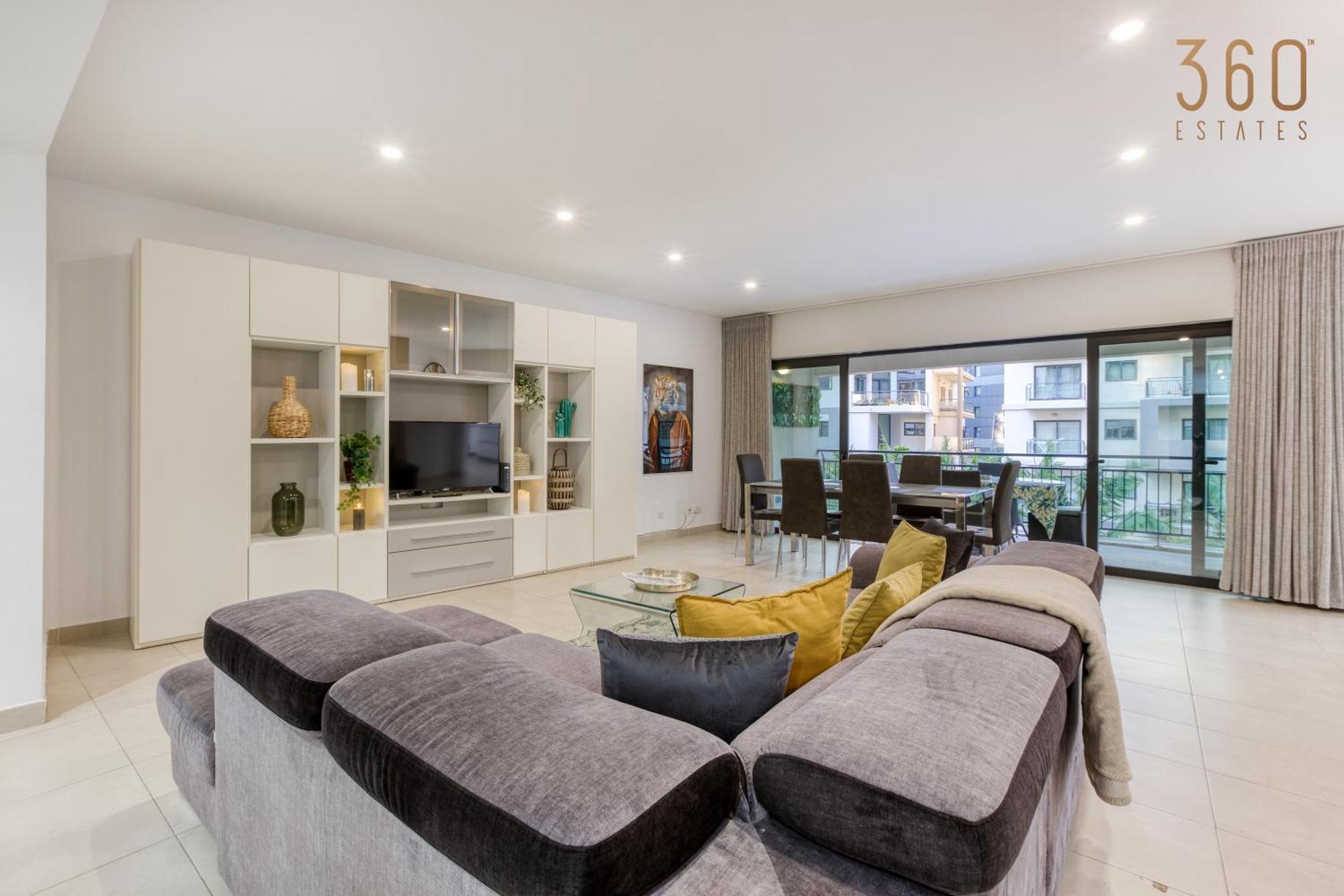 Designer, Luxurious 3br In Pender Gardens By 360 Estates