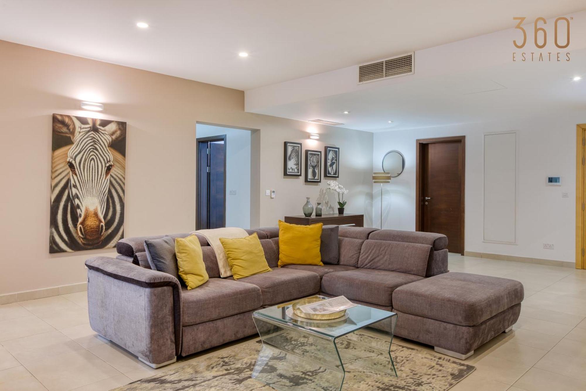 Apartment Designer, Luxurious 3br In Pender Gardens By 360 Estates Saint Julian's