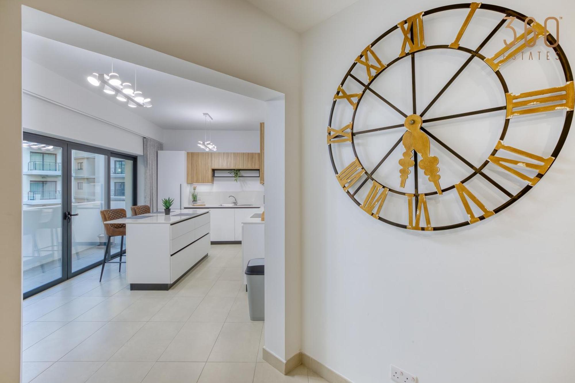 Designer, Luxurious 3br In Pender Gardens By 360 Estates