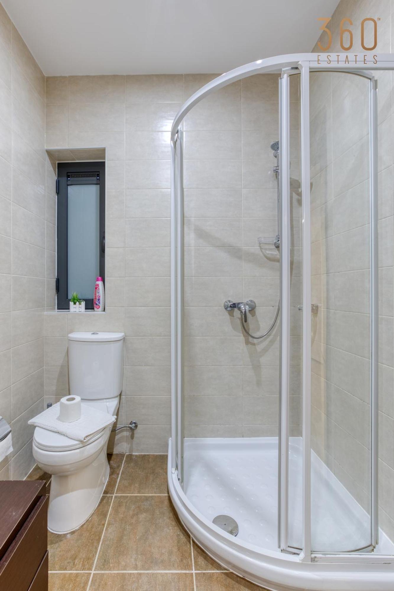Designer, Luxurious 3br In Pender Gardens By 360 Estates Saint Julian's