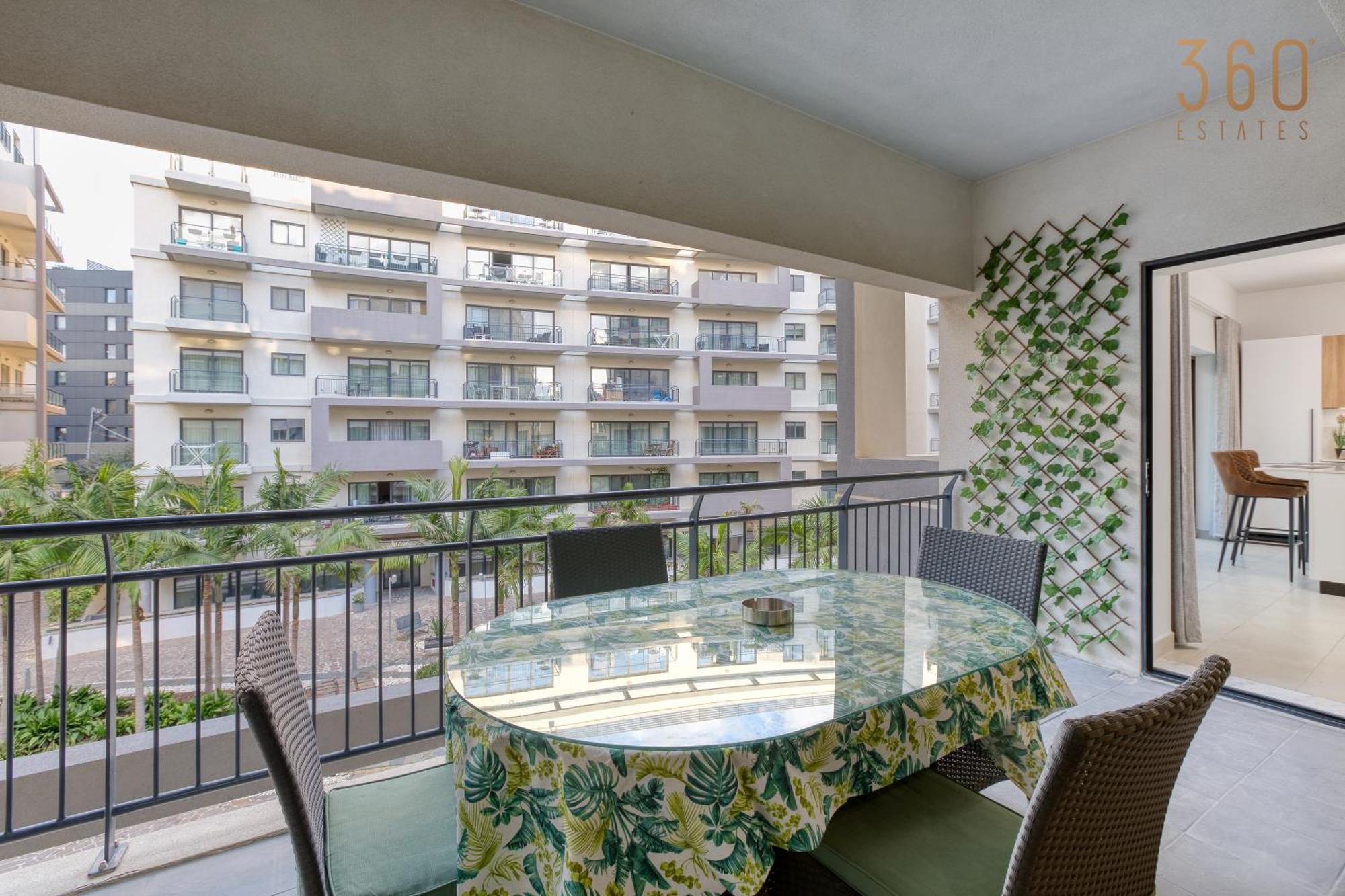 Apartment Designer, Luxurious 3br In Pender Gardens By 360 Estates