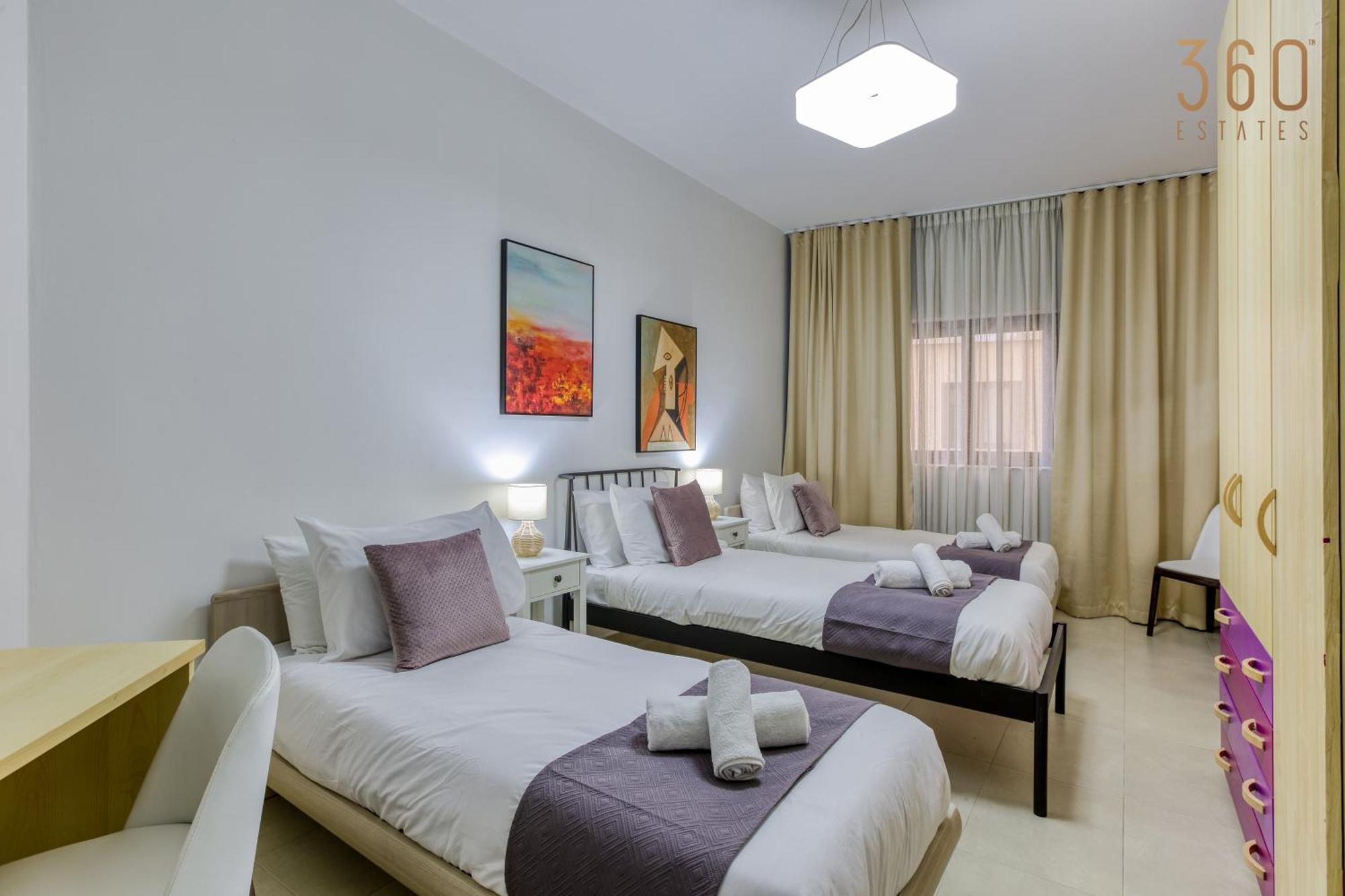 Designer, Luxurious 3br In Pender Gardens By 360 Estates