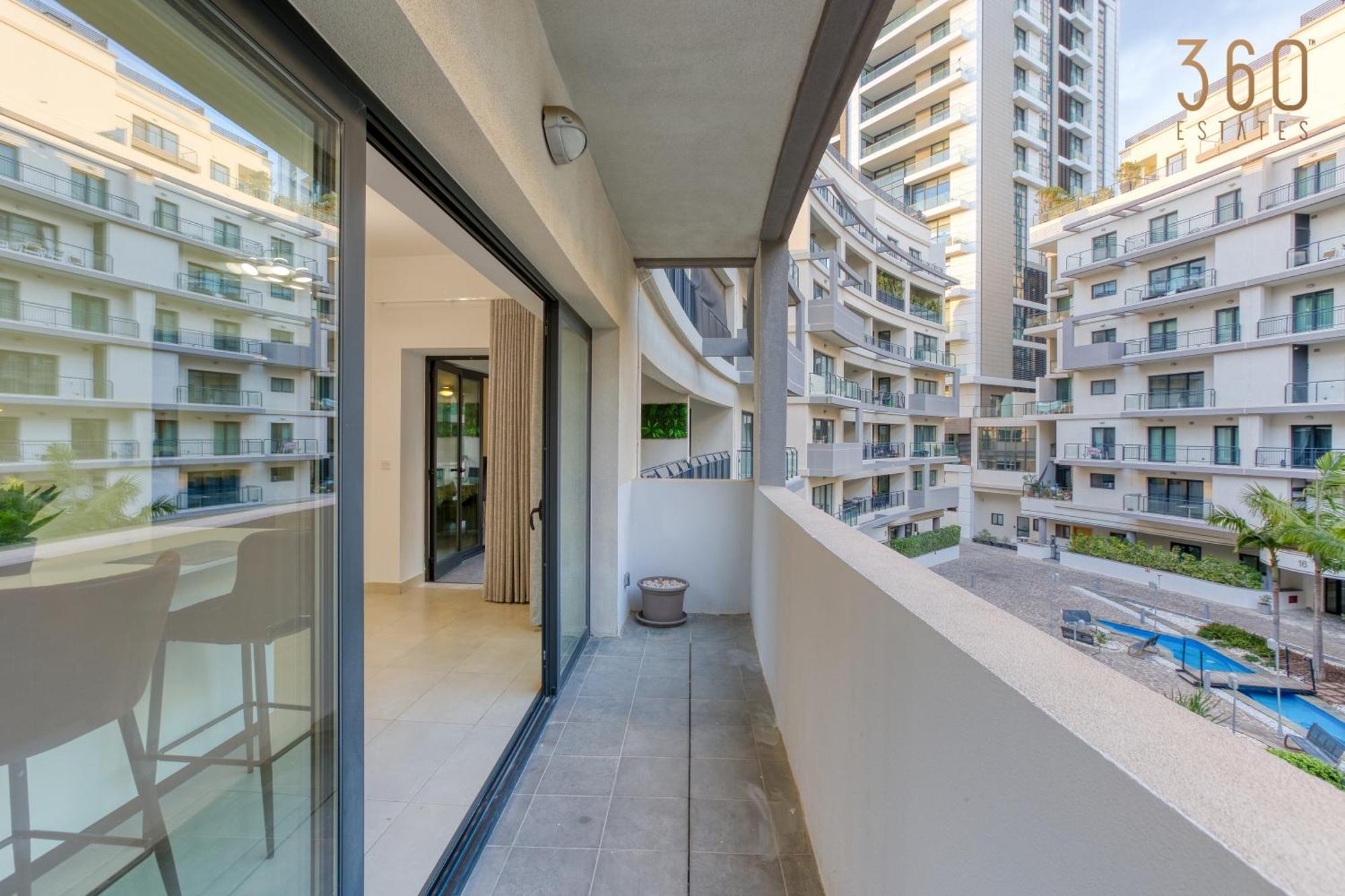 Designer, Luxurious 3br In Pender Gardens By 360 Estates Saint Julian's